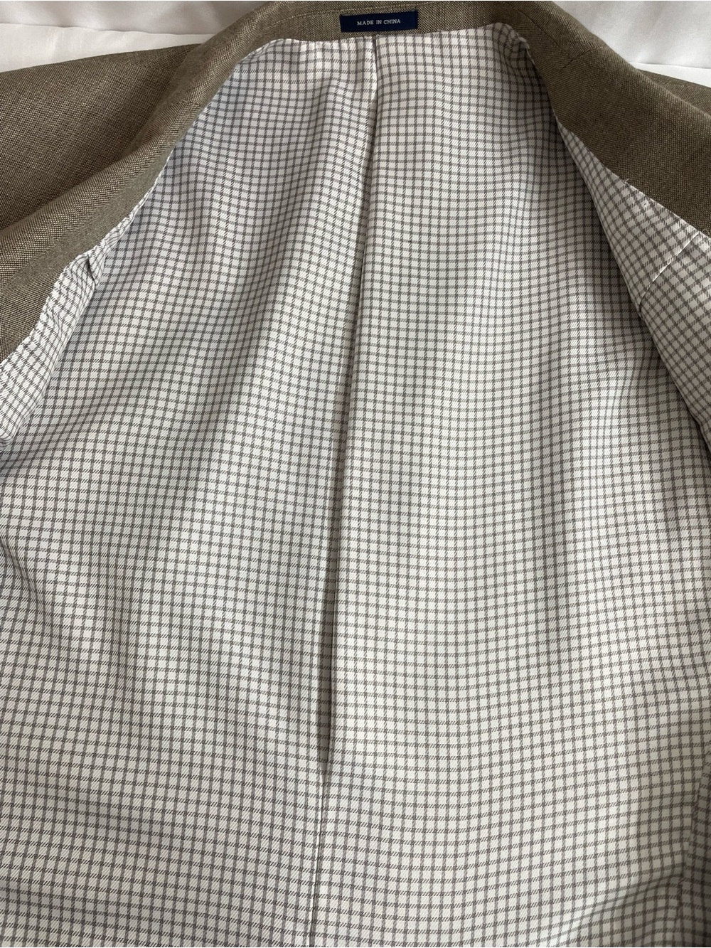 Ralph Lauren Men's Two-Button Sport Blazer made expressly for Dillard's Size 48R - Picture 12 of 16